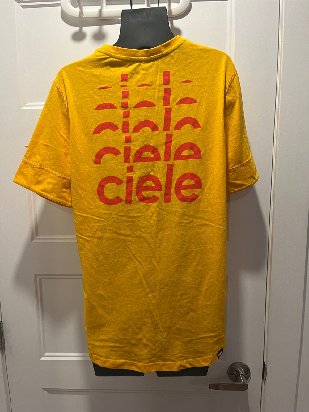 Ciele Athletics Men's Yellow Short Sleeve Graphic Tee